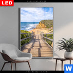 Wechselmotiv Dia Holztreppe Zum Einsamen Strand Hochformat Produktvorschau mit dem Bild Holztreppe zum einsamen Strand im Format Hochformat.