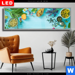 Wechselmotiv Dia Kraeuter Auf Blauem Holztisch Panorama Produktvorschau mit dem Bild Kräuter auf blauem Holztisch im Format Panorama.