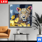 Wechselmotiv Dia Leopard Eleganz Trifft Farbe Quadrat Produktvorschau mit dem Bild Leopard - Eleganz trifft Farbe im Format Quadrat.