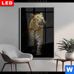 Wechselmotiv Dia Leopard In Der Dunkelheit Hochformat Produktvorschau mit dem Bild Leopard in der Dunkelheit im Format Hochformat.