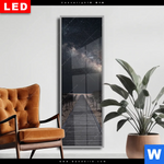Wechselmotiv Dia Milchstrasse Ueber Einem Holzweg Schmal Produktvorschau mit dem Bild Milchstraße über einem Holzweg im Format Schmal.