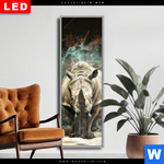 Wechselmotiv Dia Nashorn Zerstoert Wand Schmal Produktvorschau mit dem Bild Nashorn zerstört Wand im Format Schmal.
