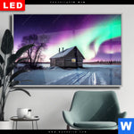 Wechselmotiv Dia Nordlichter Ueber Einem Holzhaus Querformat Produktvorschau mit dem Bild Nordlichter über einem Holzhaus im Format Querformat.