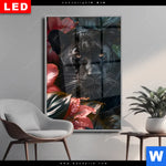 Wechselmotiv Dia Panther Und Rote Blueten Hochformat Produktvorschau mit dem Bild Panther und rote Blüten im Format Hochformat.