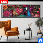 Wechselmotiv Dia Prachtvoller Pfau Und Blueten Panorama Produktvorschau mit dem Bild Prachtvoller Pfau und Blüten im Format Panorama.