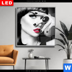 Wechselmotiv Dia Schoene Geheimnisvolle Quadrat Produktvorschau mit dem Bild Schöne Geheimnisvolle im Format Quadrat.