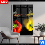 Wechselmotiv Dia Spritzer Von Paprika Beim Fallen Ins Wasser Hochformat Produktvorschau mit dem Bild Spritzer von Paprika beim fallen ins Wasser im Format Hochformat.