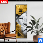 Wechselmotiv Dia Weisse Loewin Mit Goldblueten Schmal Produktvorschau mit dem Bild Weiße Löwin mit Goldblüten im Format Schmal.