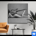 Wechselmotiv Frau Gitarre No 2 Quadrat Produktvorschau mit dem Bild Frau & Gitarre No.2 im Format Quadrat.