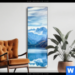 Wechselmotiv Idyllischer Bergsee Im Gebirge Schmal Produktvorschau mit dem Bild Idyllischer Bergsee im Gebirge im Format Schmal.