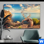 Wechselmotiv Kuestenlandschaft Mit Altem Baum Querformat Produktvorschau mit dem Bild Küstenlandschaft mit altem Baum im Format Querformat.