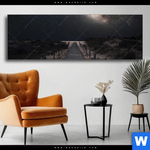 Wechselmotiv Milchstrasse Ueber Einem Holzweg Panorama Produktvorschau mit dem Bild Milchstraße über einem Holzweg im Format Panorama.