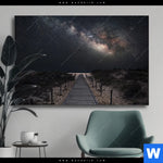 Wechselmotiv Milchstrasse Ueber Einem Holzweg Querformat Produktvorschau mit dem Bild Milchstraße über einem Holzweg im Format Querformat.