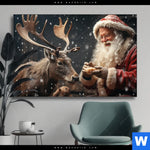 Wechselmotiv Weihnachtsmann Fuettert Rentier Querformat Produktvorschau mit dem Bild Weihnachtsmann füttert Rentier im Format Querformat.
