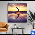 Wechselmotiv Yoga Am Lila Strand Quadrat Produktvorschau mit dem Bild Yoga am lila Strand im Format Quadrat.